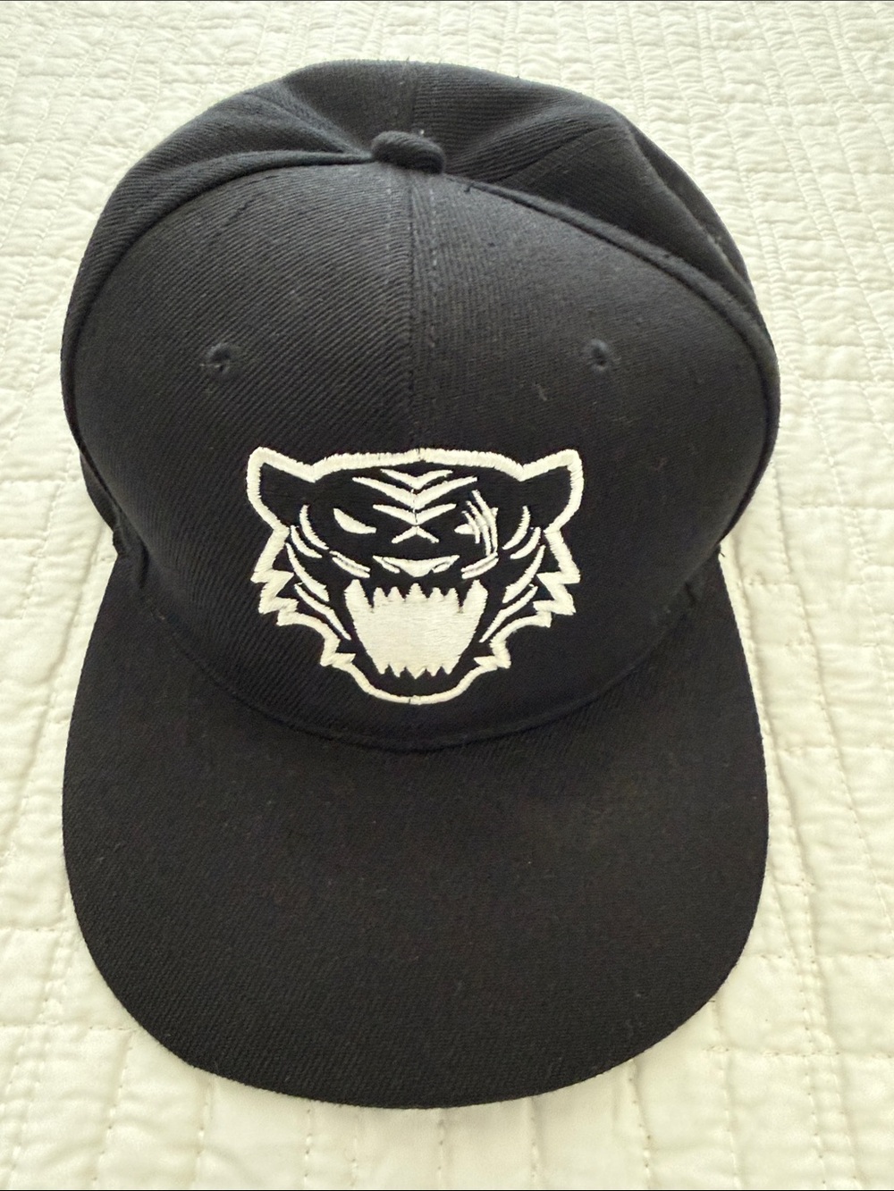 Kinjaz Dance Crew Men's Black Snapback Hat with White Tiger Emblem